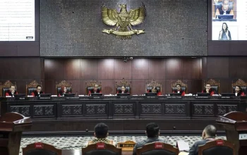 Kabinet Bayangan: Putusan MK soal MBG Tampar Pemerintah, Pertanyaan Pendirian URI