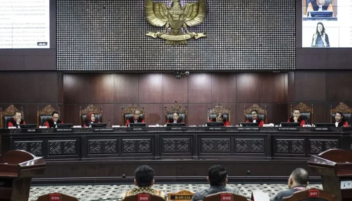 Kabinet Bayangan: Putusan MK soal MBG Tampar Pemerintah, Pertanyaan Pendirian URI