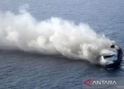 Kapal Mutiara Sentosa II Terbakar: Basarnas Akhiri Monitoring Aktif