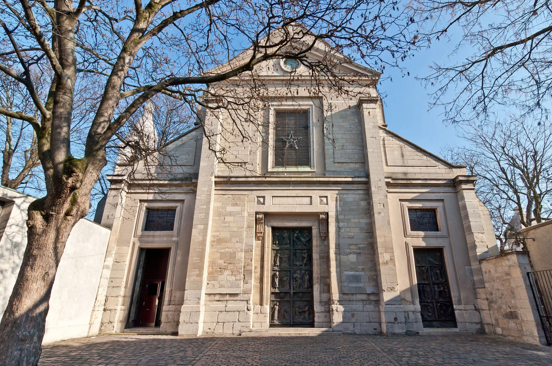 Kavinsky Meninggal: Upacara Pemakaman di Paris Akan Digelar di Gereja Saint-Pierre-de-Montmartre
