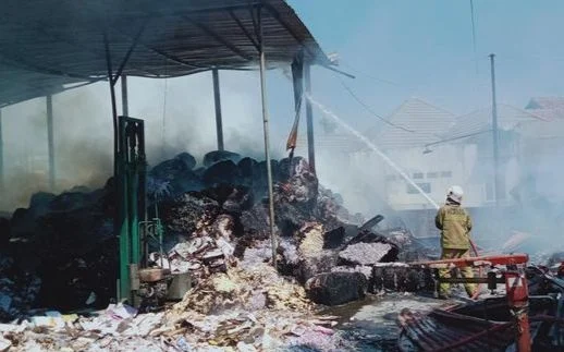Kebakaran Cikini: Api Dilokalisasi, Penyebab Masih Dalam Penyelidikan