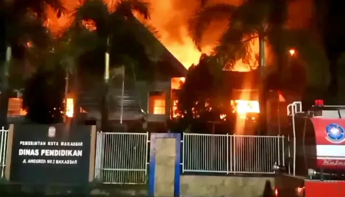 Kebakaran di Mal Nipah Makassar: Penyebab Belum Diketahui, Operasional Tetap Berjalan