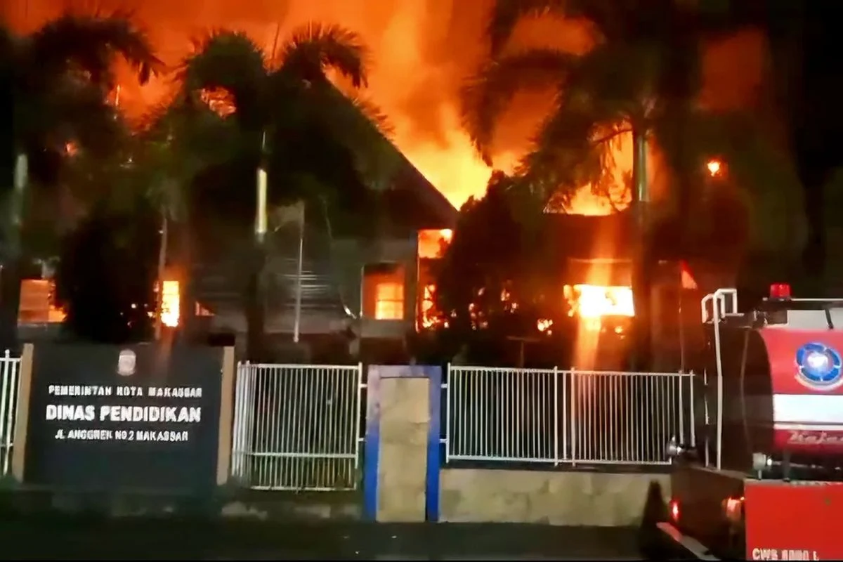 Kebakaran di Mal Nipah Makassar: Penyebab Belum Diketahui, Operasional Tetap Berjalan