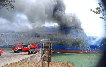 Kebakaran KM Mutiara Sentosa 2: Pencarian Korban dan Evakuasi Lanjutan