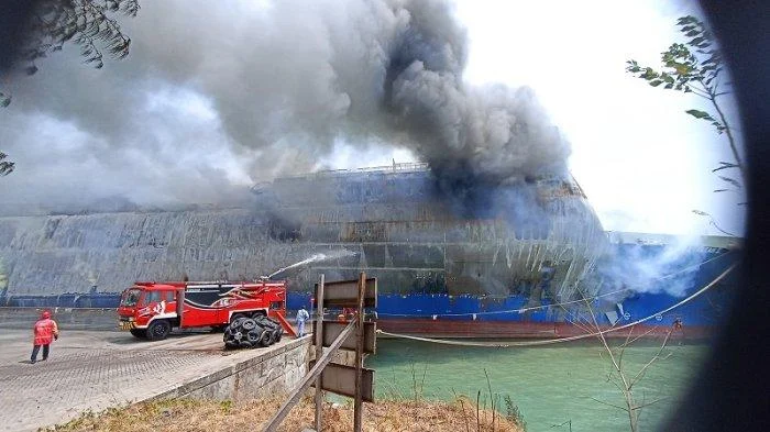 Kebakaran KM Mutiara Sentosa 2: Pencarian Korban dan Evakuasi Lanjutan