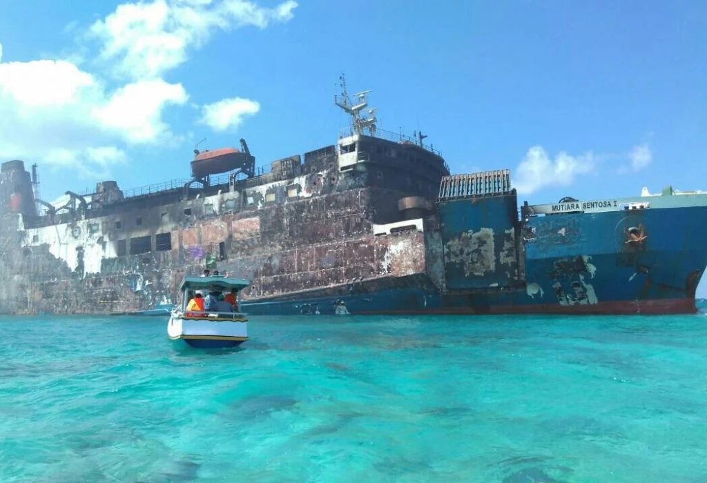 KM Mutiara Sentosa Terbakar di Perairan Sumenep, 5 Orang Tewas dan 41 Hilang