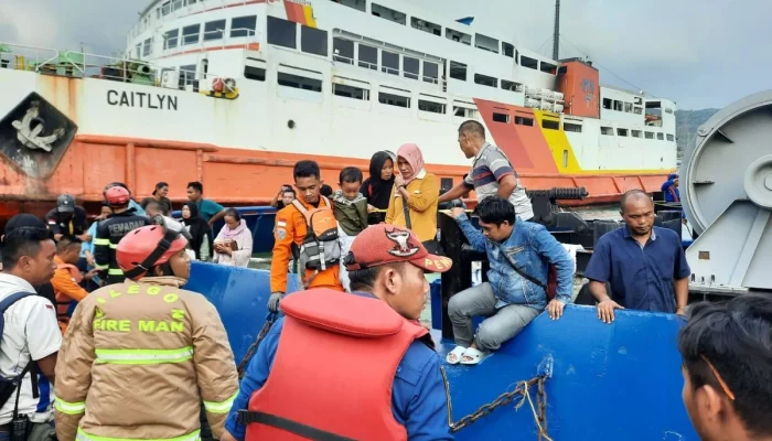 KMP Putri Yasmin Terbakar: Pencarian 4 Penumpang Dilanjutkan