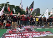 Koalisi Besar Buruh Desak Pemerintah Cabut 3 PP Omnibus Law untuk Lindungi Pekerja
