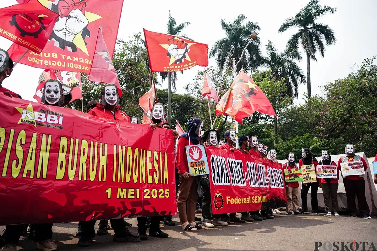 Mengenal Perjuangan Buruh di Indonesia: Dari Pengupasan Bawang hingga Upacara HUT RI