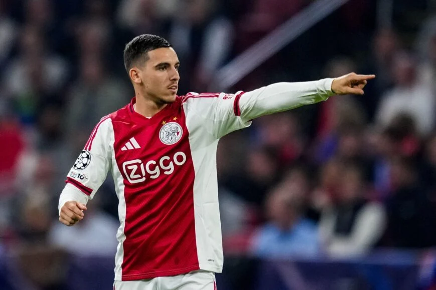 Oscar Gloukh: Bintang Baru Ajax yang Menjanjikan
