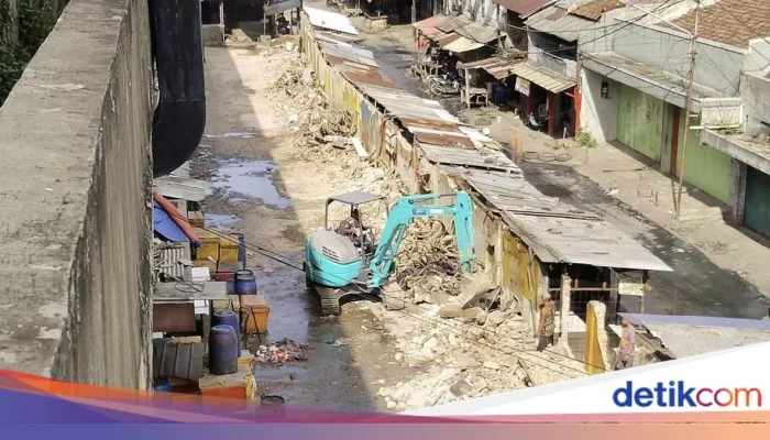 Pasar Cisalak Depok Dalam Penataan: Ratusan Lapak Ilegal Dibongkar