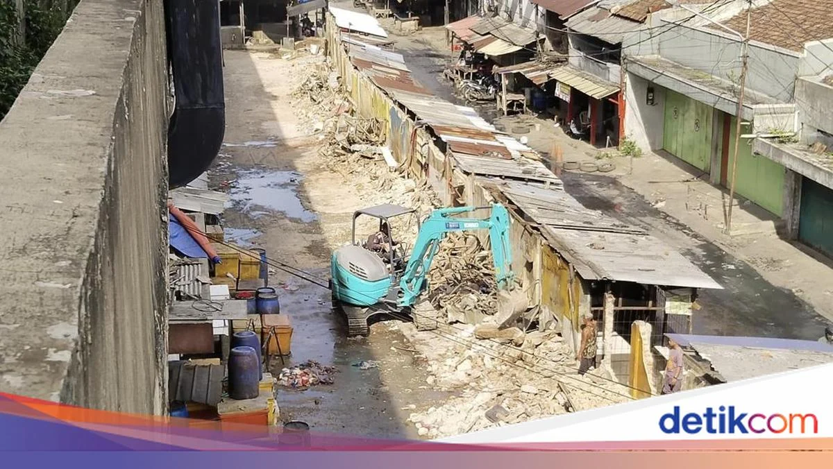 Pasar Cisalak Depok Dalam Penataan: Ratusan Lapak Ilegal Dibongkar