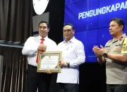Pencurian Marak, Polres Gresik Beri Penghargaan kepada Anggota dan Warga yang Berprestasi