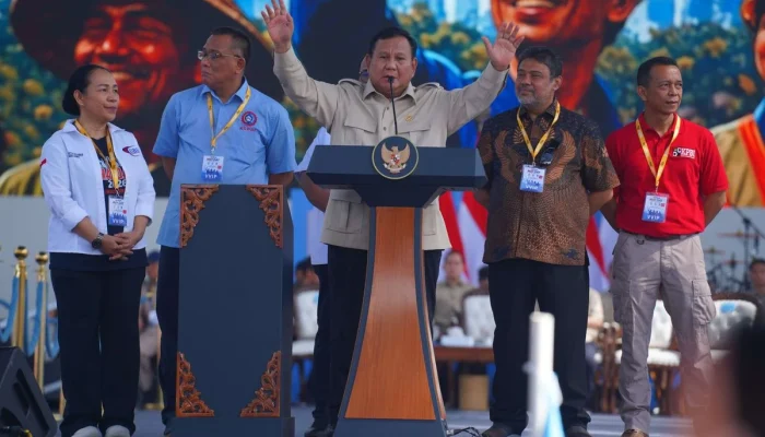 Presiden Prabowo Subianto Didesak untuk Menerbitkan Dekrit Presiden