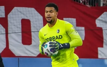 PSG Gagal Rekrut Mika Godts dari Ajax, Sementara Noah Atubolu Terjebak dalam Persoalan Transfer