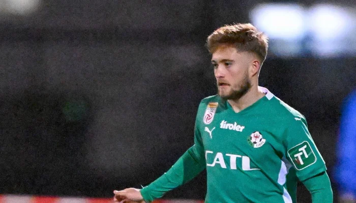 Putra Phil Collins, Mathew Collins, Bergabung dengan 1860 Munich: Menguji Karier Sepakbola di Jerman
