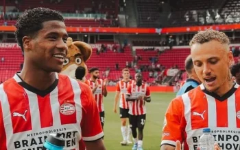 Ryan Flamingo: Bek Tengah PSV yang Produktif dan Rentan Eror