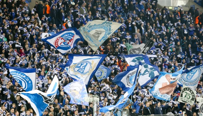 Schalke 04 Disambut 100.000 Fans, Tapi Takluk 0-3 dari Atalanta