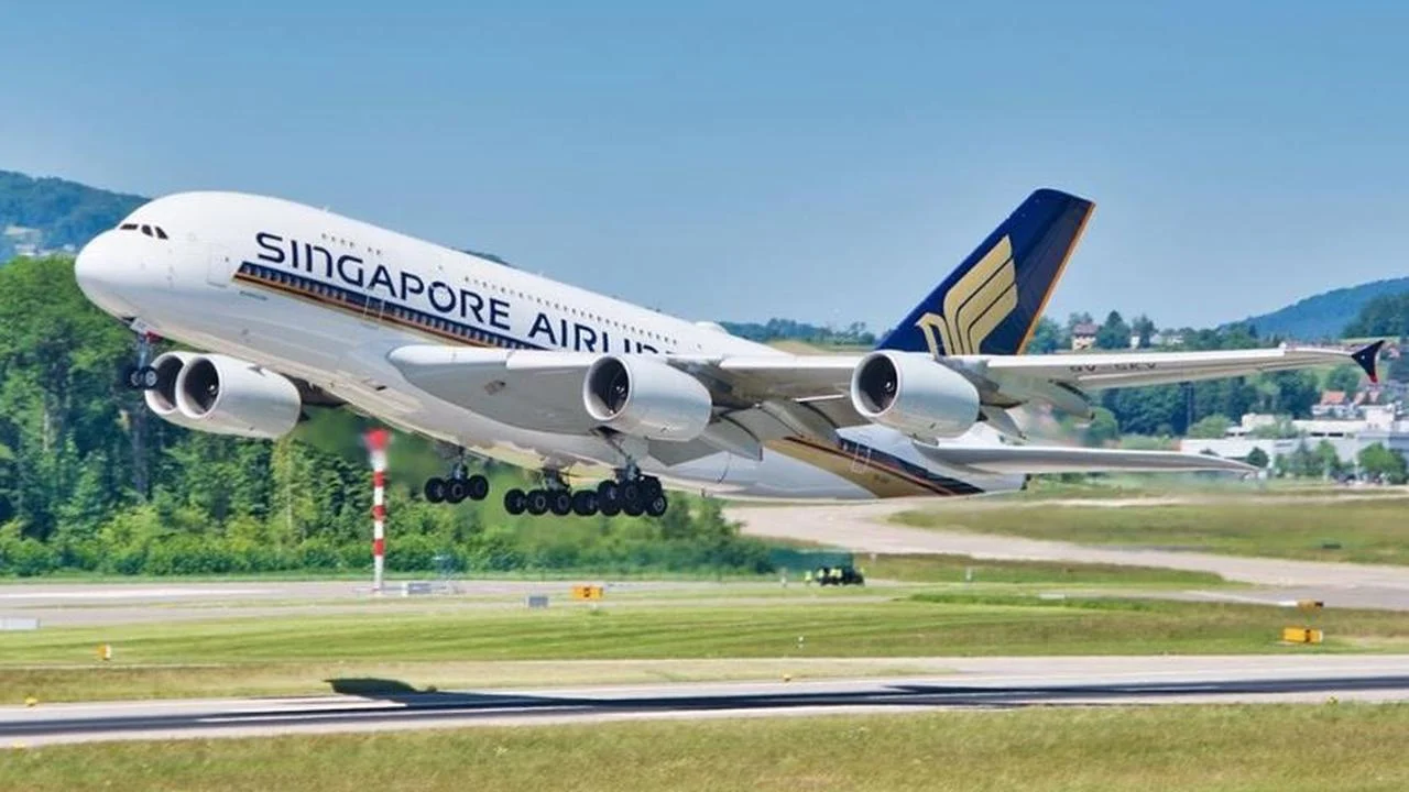 Singapore Airlines Menghadapi Tantangan Harga Avtur Melonjak, Namun Tetap Catat Rekor Penumpang